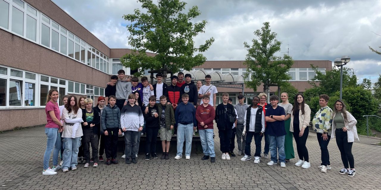 Kreisverwaltung besucht Realschule Plus in Wöllstein