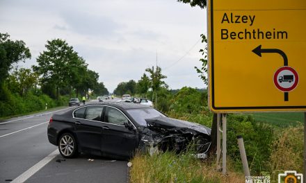 B9 bei Wo. Rheindürkheim: Verkehrsunfall mit tödlich verletzter Person im Begegnungsverkehr